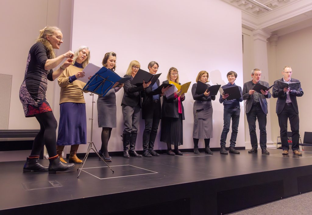 UBL-Chor beim Aufritt Abschiedsfest für Charlotte Bauer