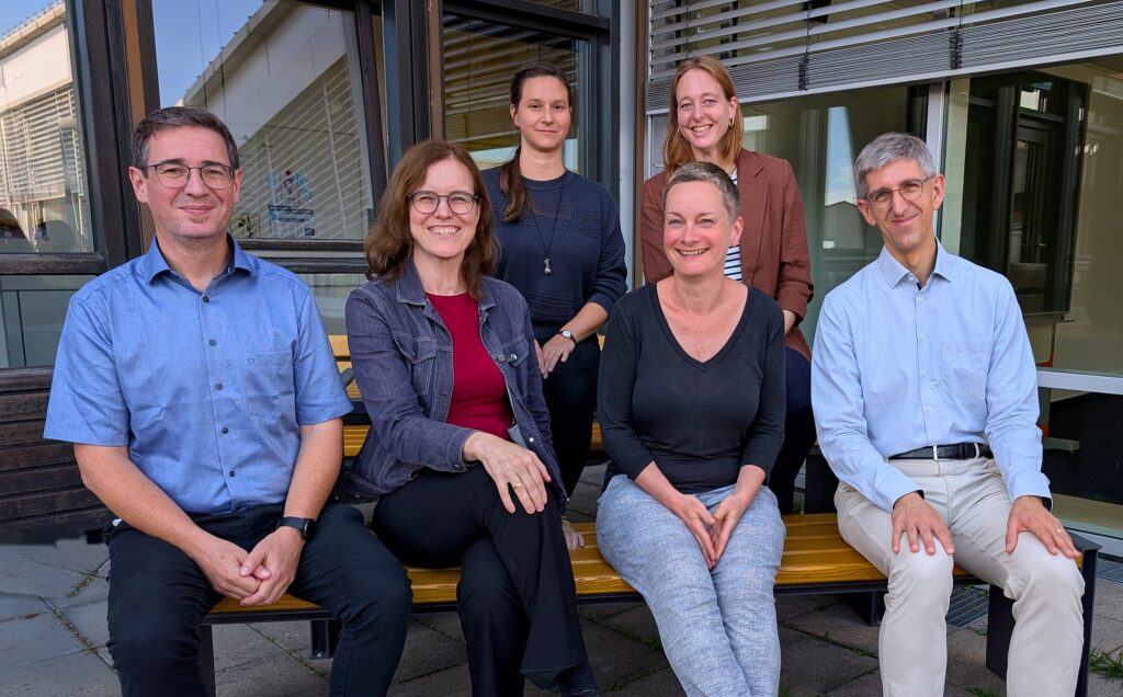 Gruppenbild mit Mitgliedern des GfN-Vorstands und Herausgeber*innen der NI anlässlich der GfN-Tagung in Bremen (vlnr: Gerhard Rampl, Inga Siegfried-Schupp, Elisabeth Gruber-Tokić, Barbara Aehnlich, Martina Heer, Daniel Solling; nicht auf dem Bild: Michael Prinz)
